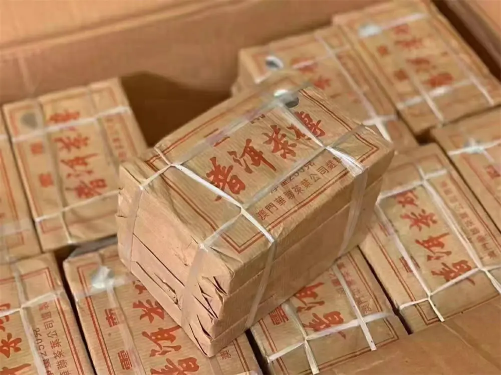 银川回收中茶普洱茶2005年生茶熟茶